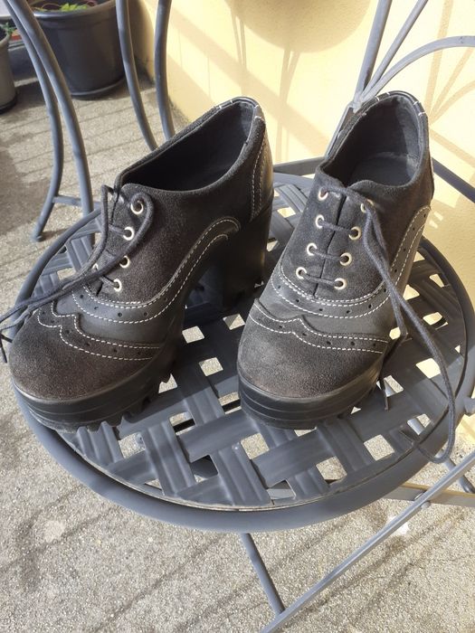 Sapatos usados      .