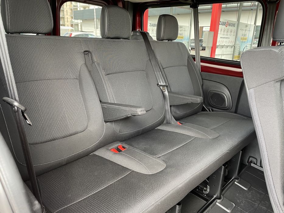 Wypożyczalnia samochodów Wynajem busa 9 osobowego box w cenie