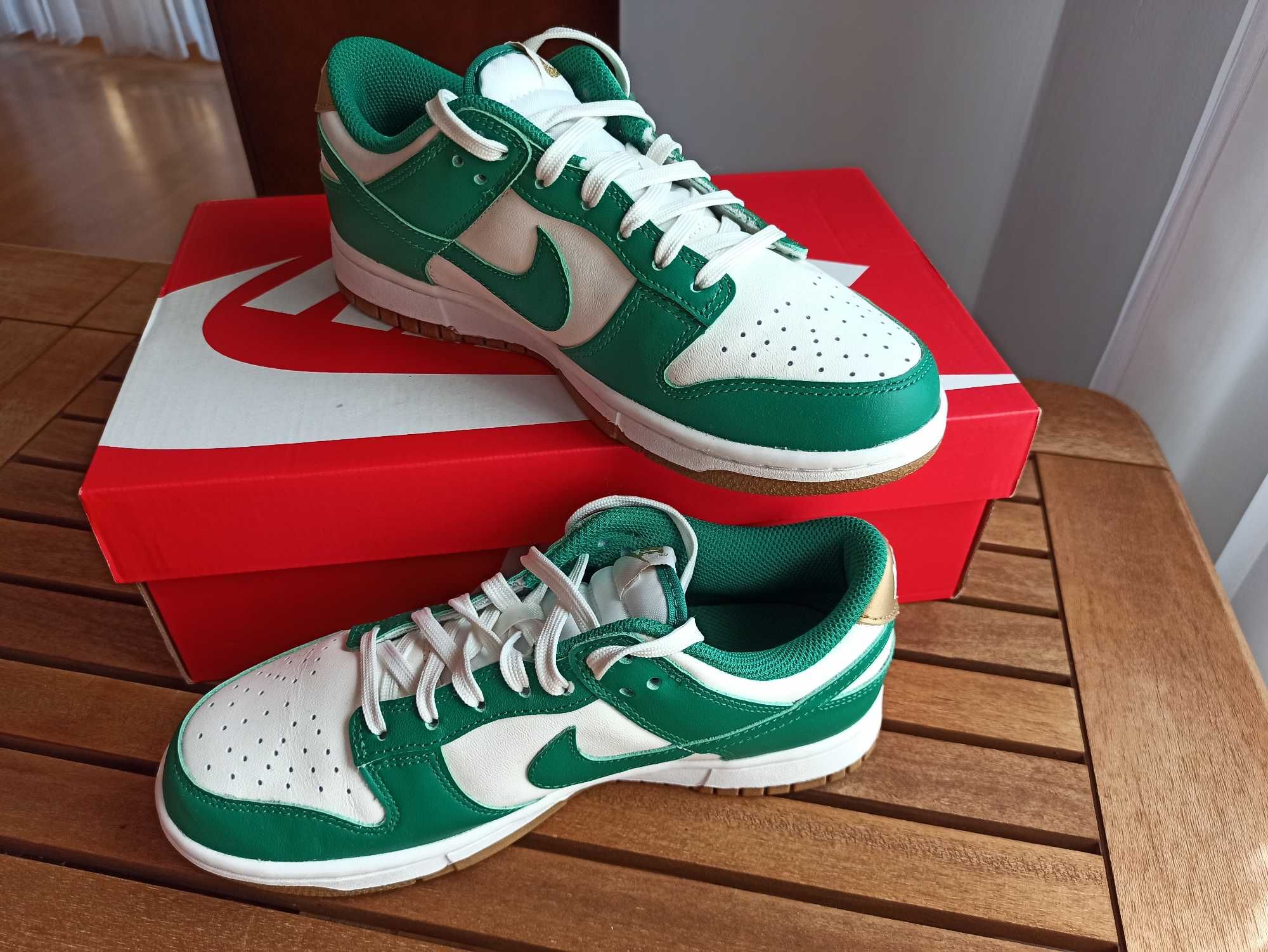 (r 38,5 -24,5 cm.) Nike Dunk Low Malachite University Gold FB7173, 131