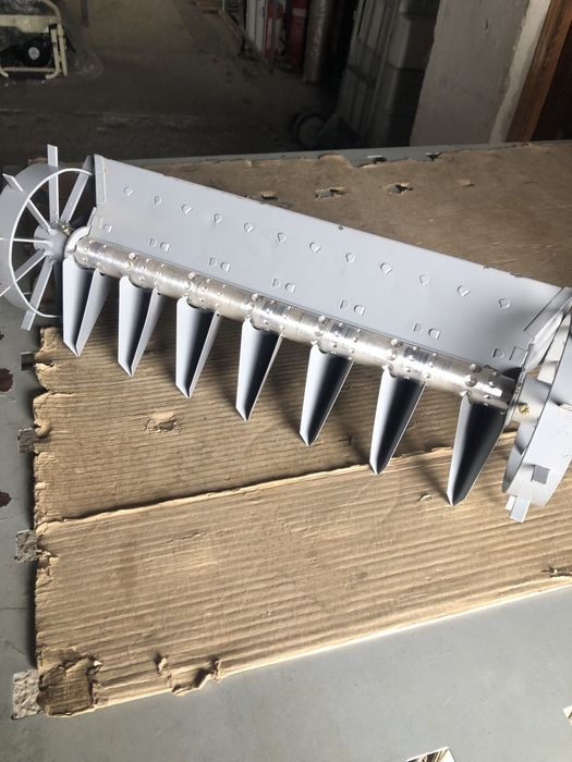 Сеялка новая серого цвета