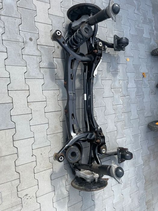 PASSAT B8 belka zawieszenie tył kompletne przód napęd