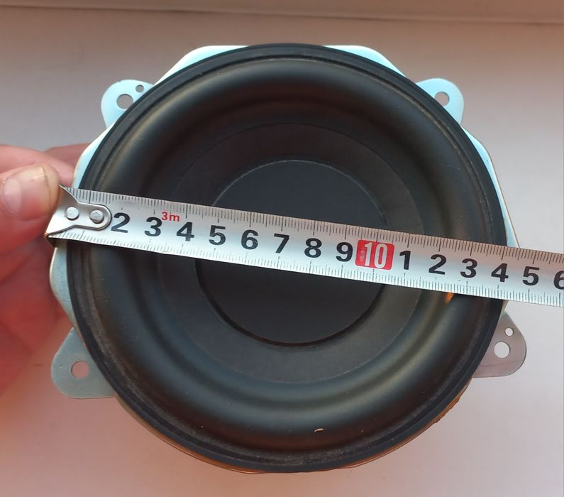 Низкочастотный динамик