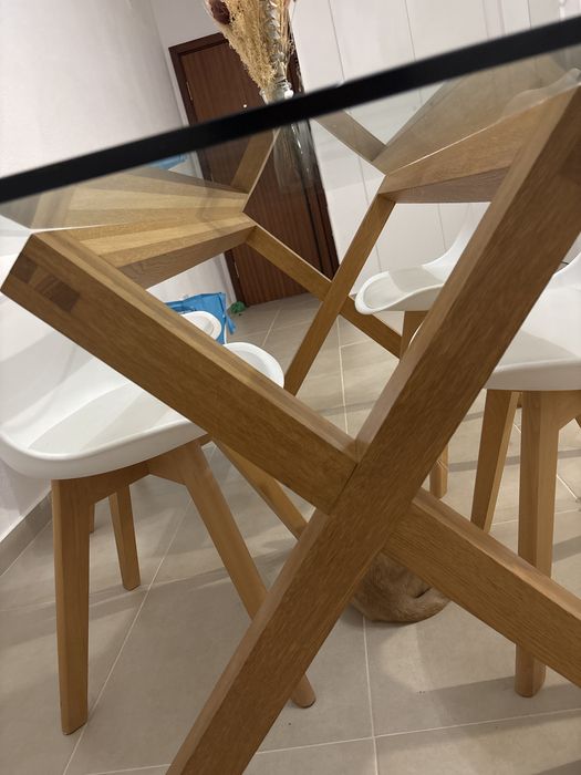 Conjunto de Mesa com cadeiras