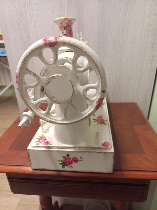 Maszyna do szycia decoupage