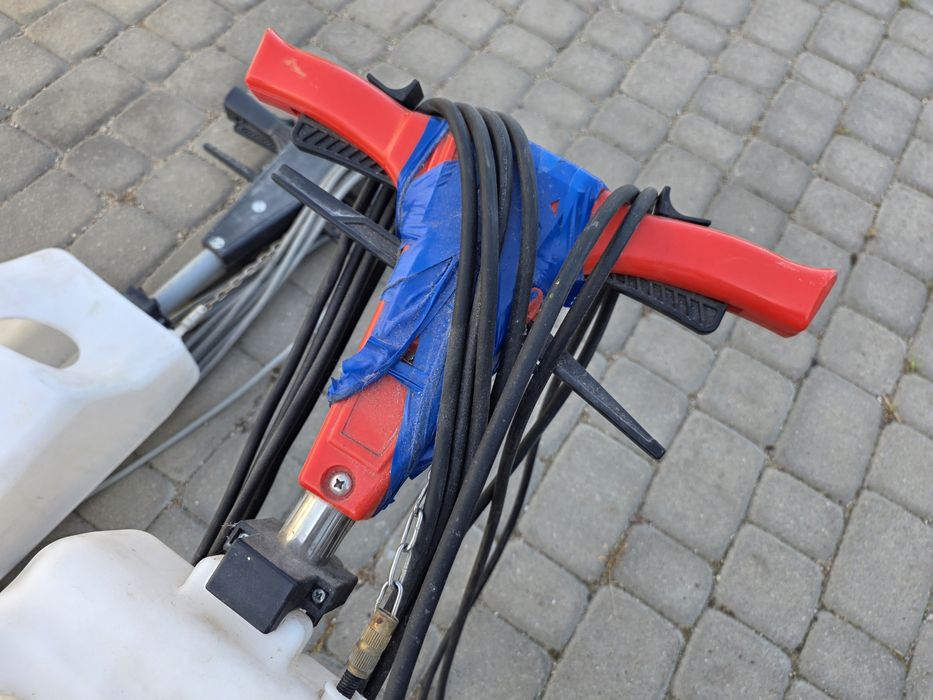 2 szorowarki, maszyny jednotarczowe