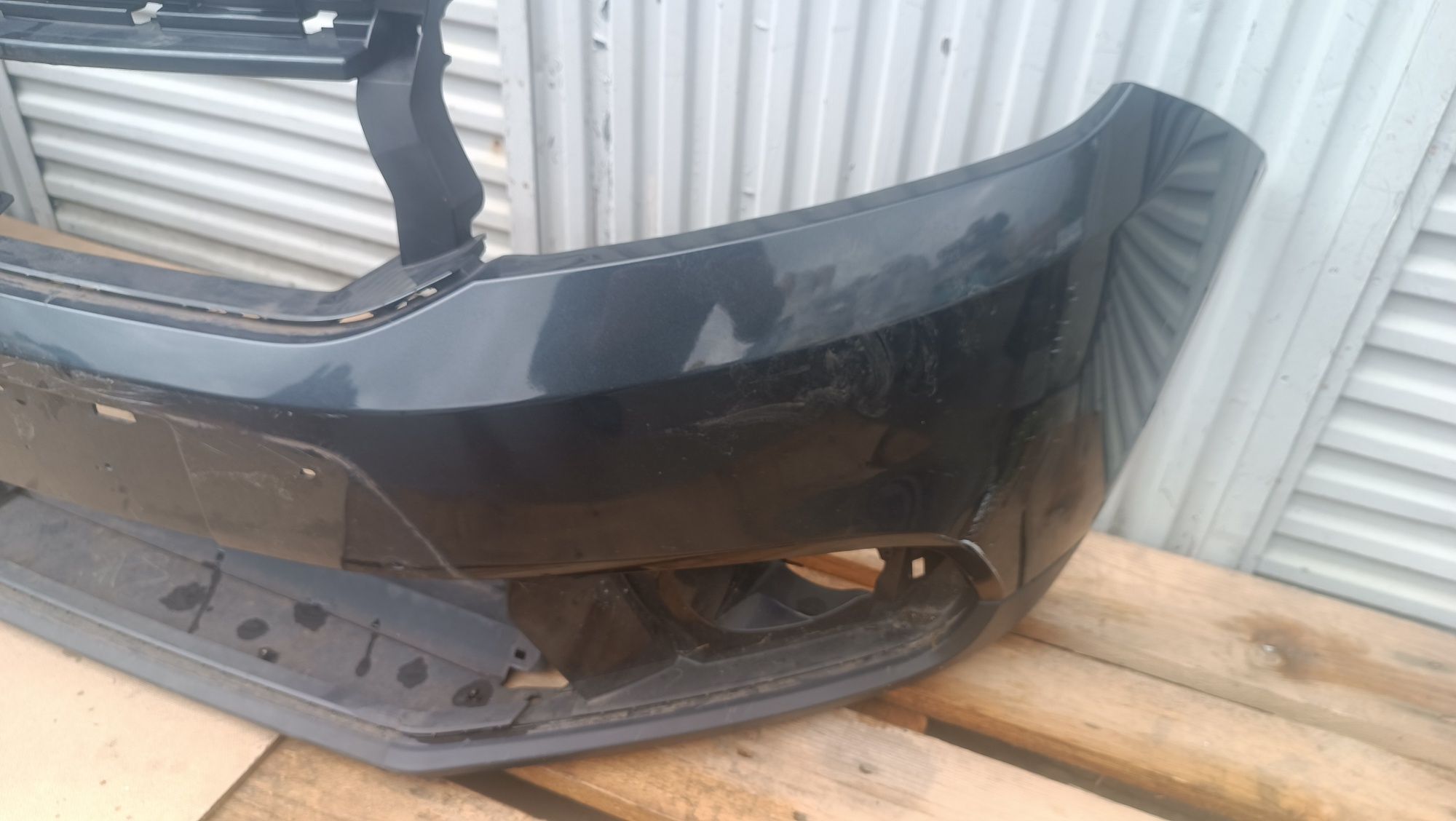 Vendo parachoque de frente Dacia Sandero ano 2014/15