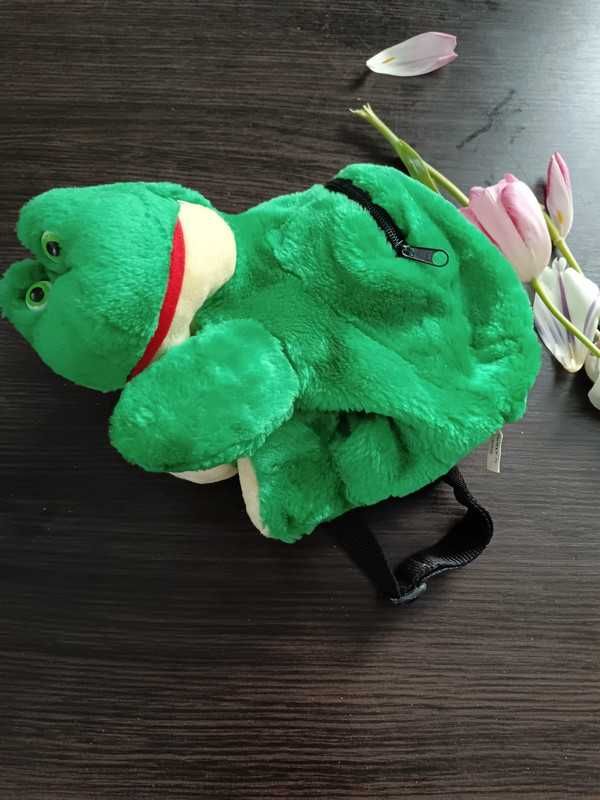 Plecaczek żabka zielony na szelki dla dziewczynki i chłopca