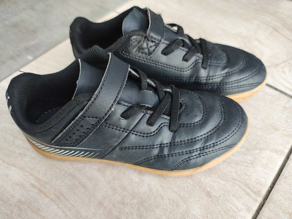 Buty halowe Decathlon 30 dla chłopca