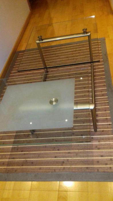 Mesa de vidro de sala