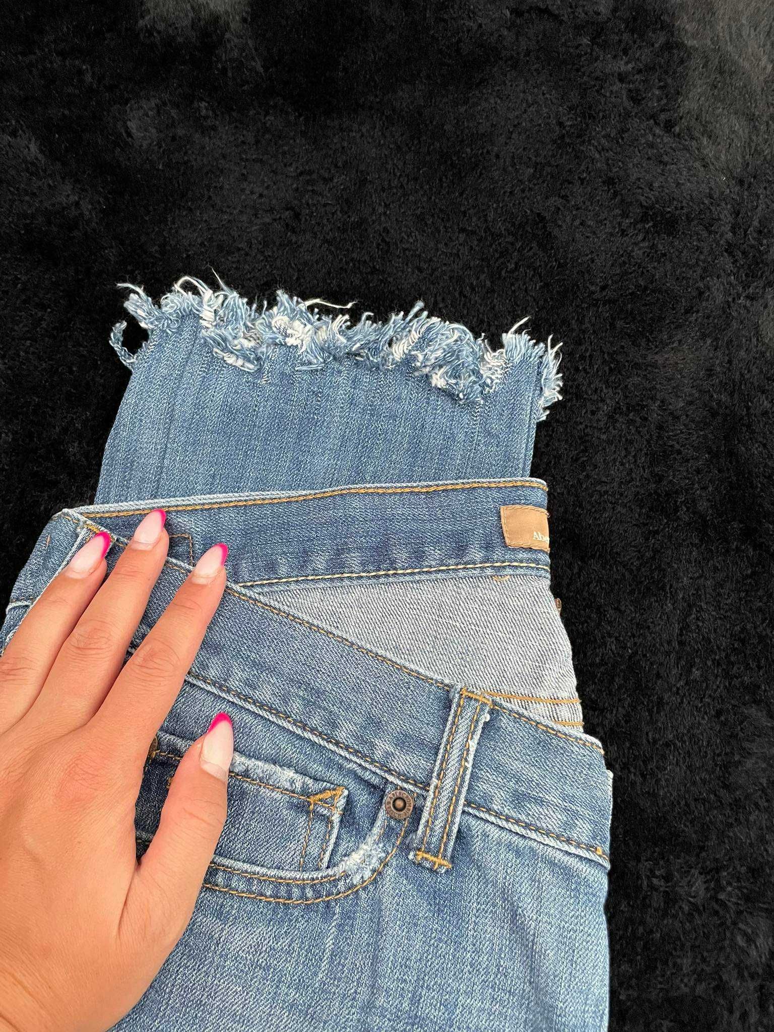 Jeansy Abercrombie & Fitch 10