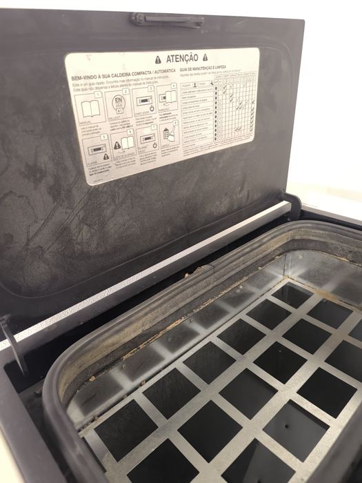 Caldeira Pellets Baxi e tubagem exaustão.