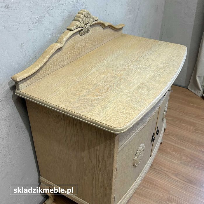 031025 Komoda dębowa w stylu vintage, z efektem pobielenia, rustykalna