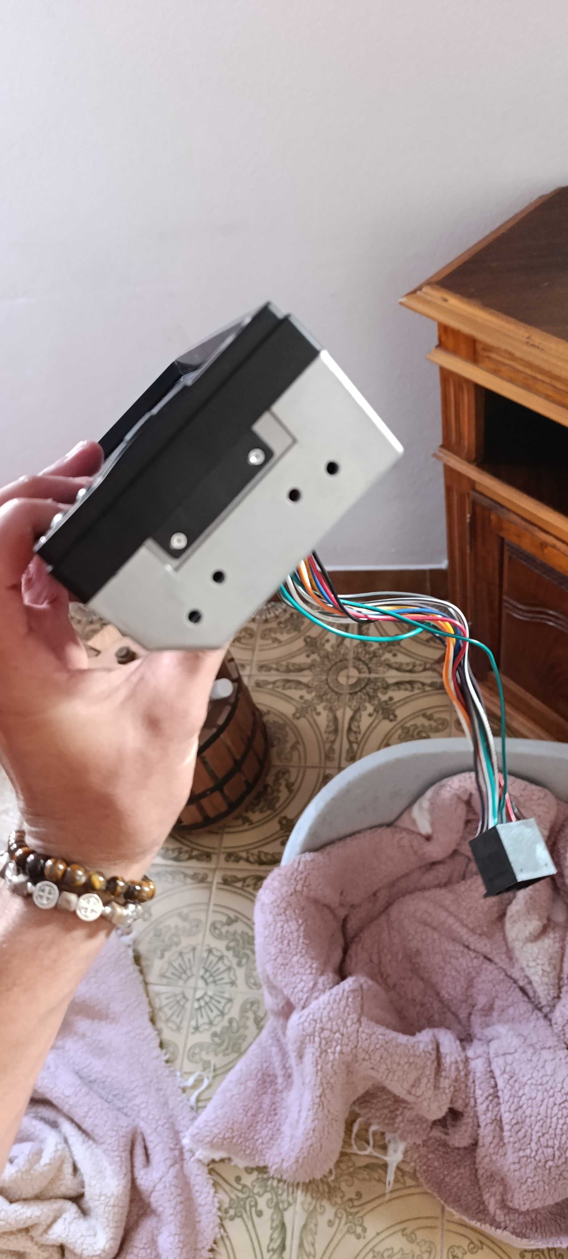 Vendo radio para carro de visor