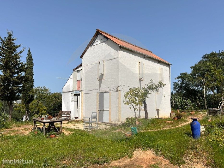 Terreno com 2 Casas de Apoio Agrícola em Almancil