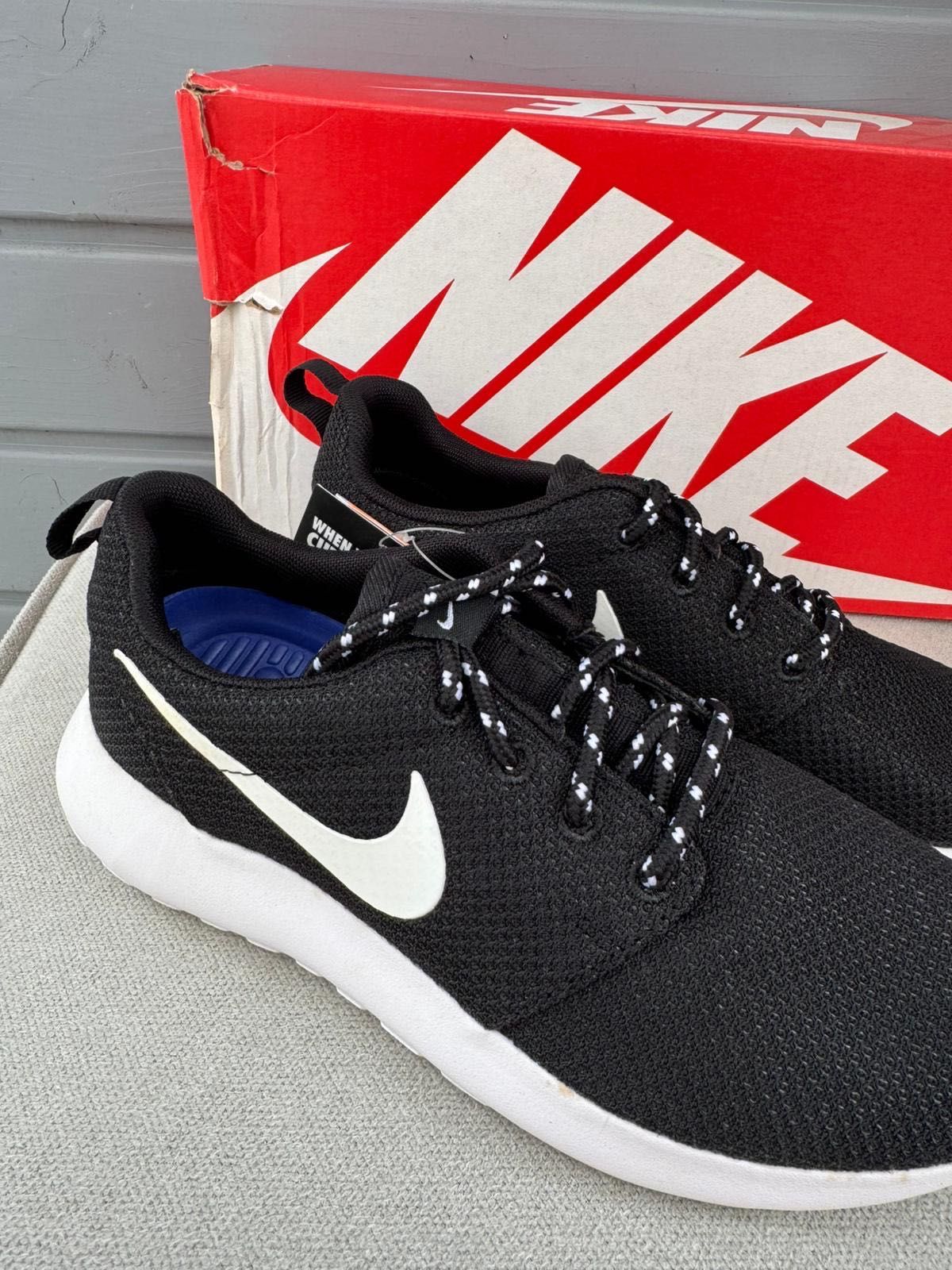 Nowe sneakersy WMNS NIKE ROSHERUN czarne 38,5
