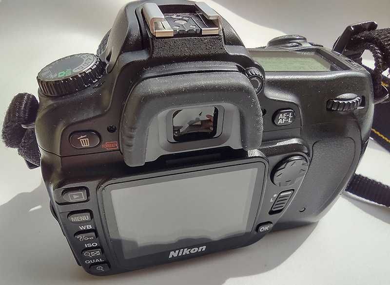 Nikon D80 z obiektywem 18-55