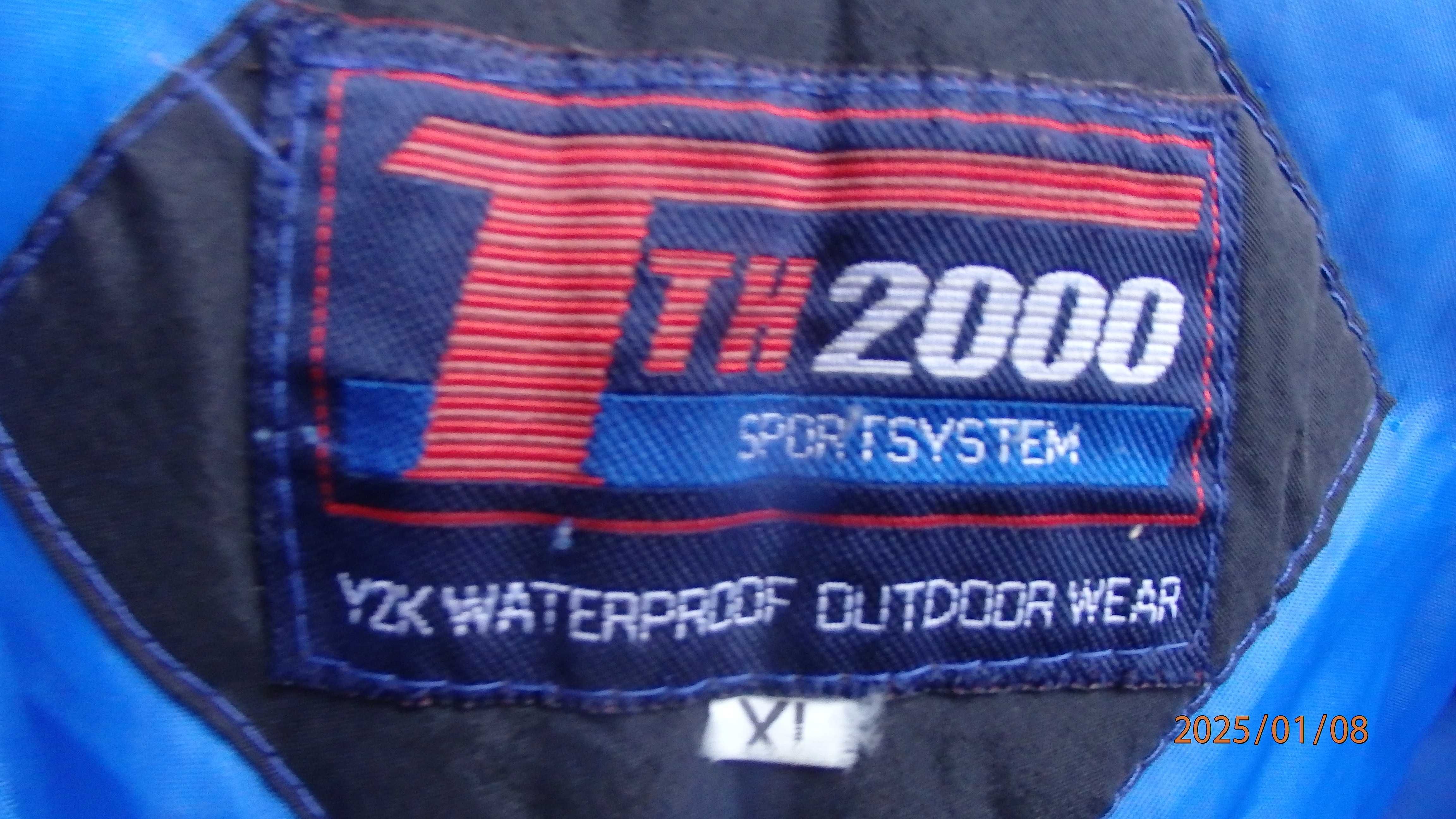 Kurtka zimowa z kapturem TTH 2000 rozmiar XL.