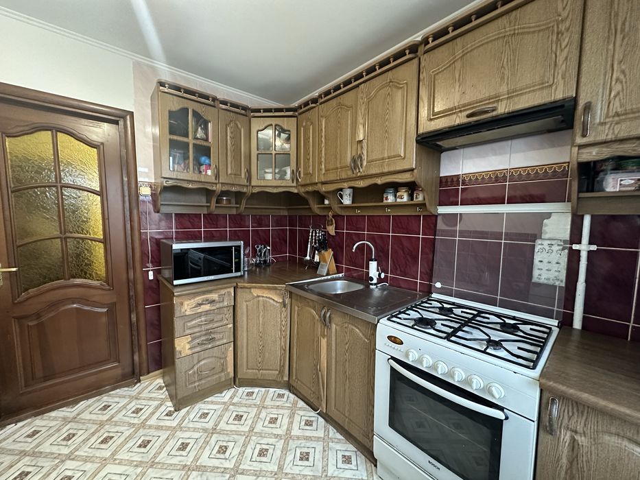 Продам 3-кімнатну квартиру . Чешка