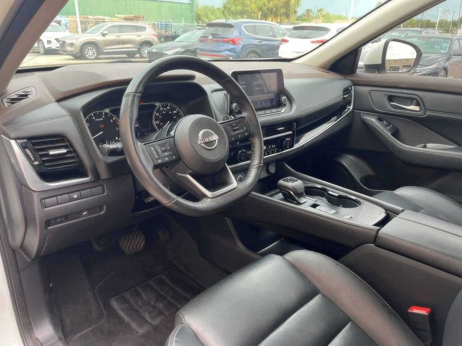 Nissan Rogue SL      2023