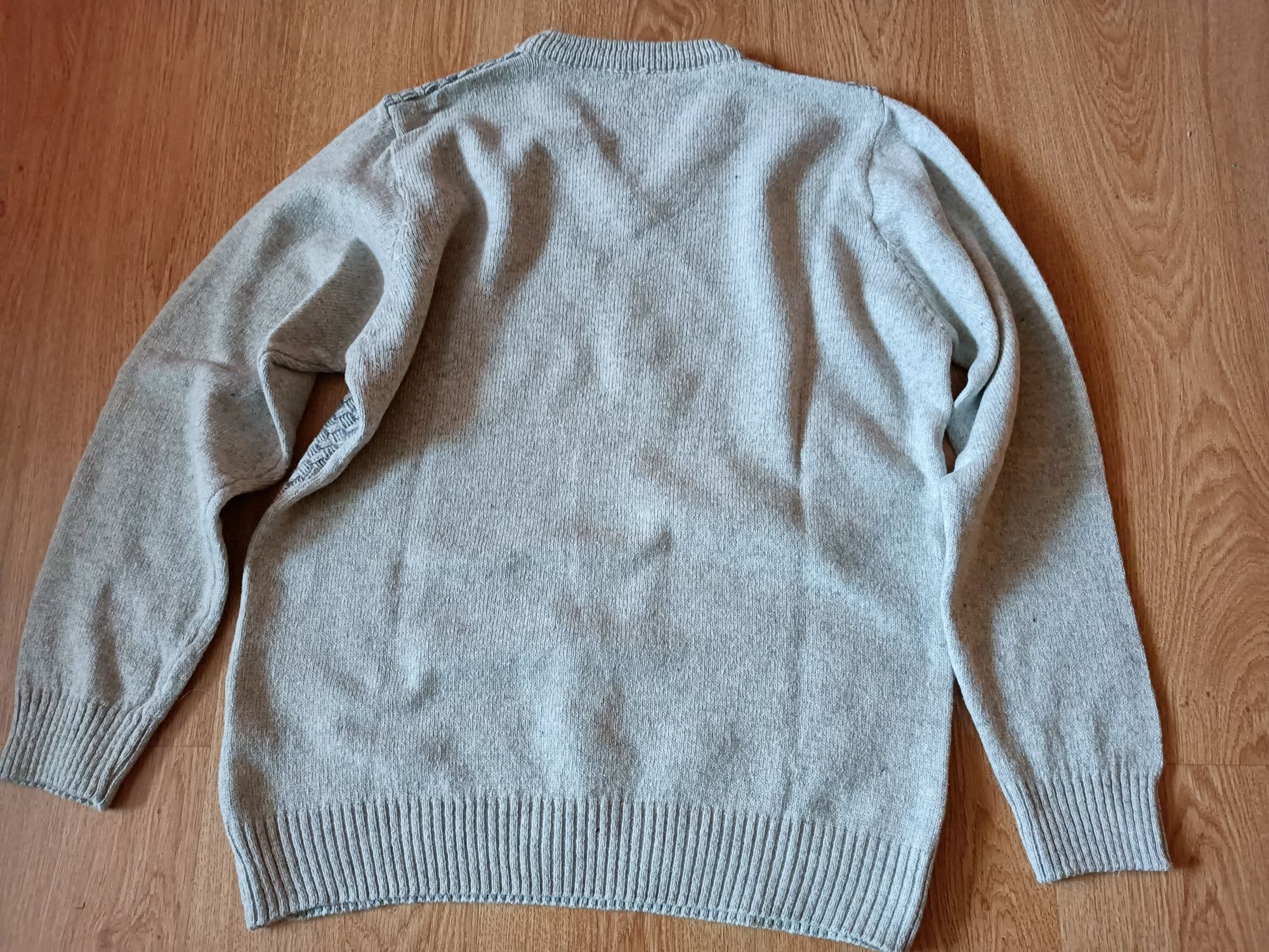 Sweter rozmiar L