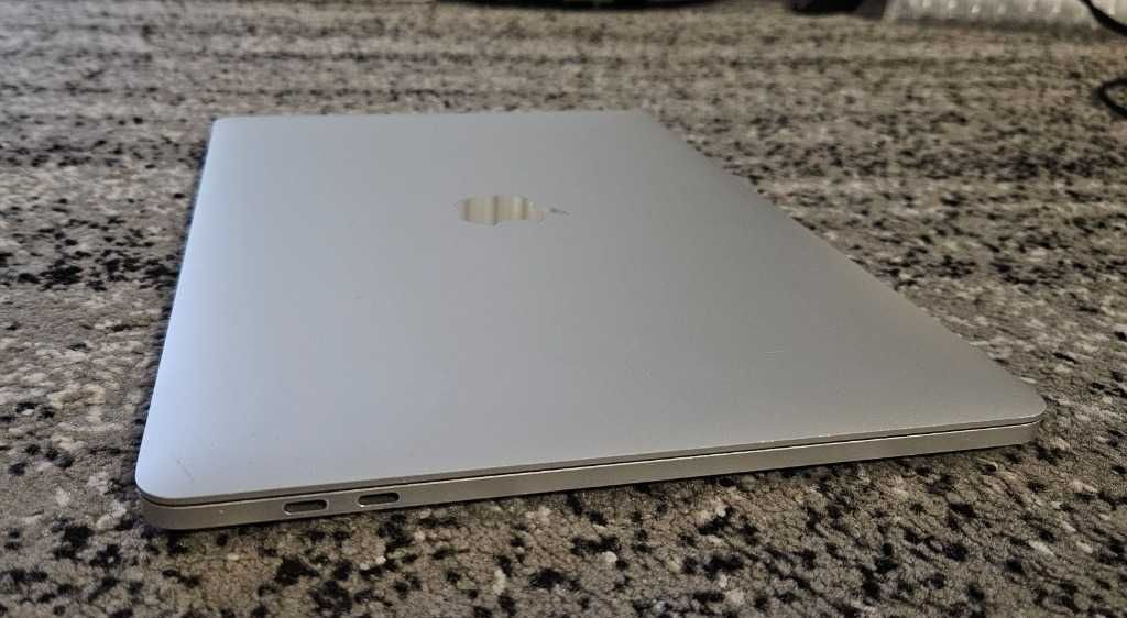 Apple MacBook Pro 13, A1989, i5, 16/256GB, 2019 srebrny