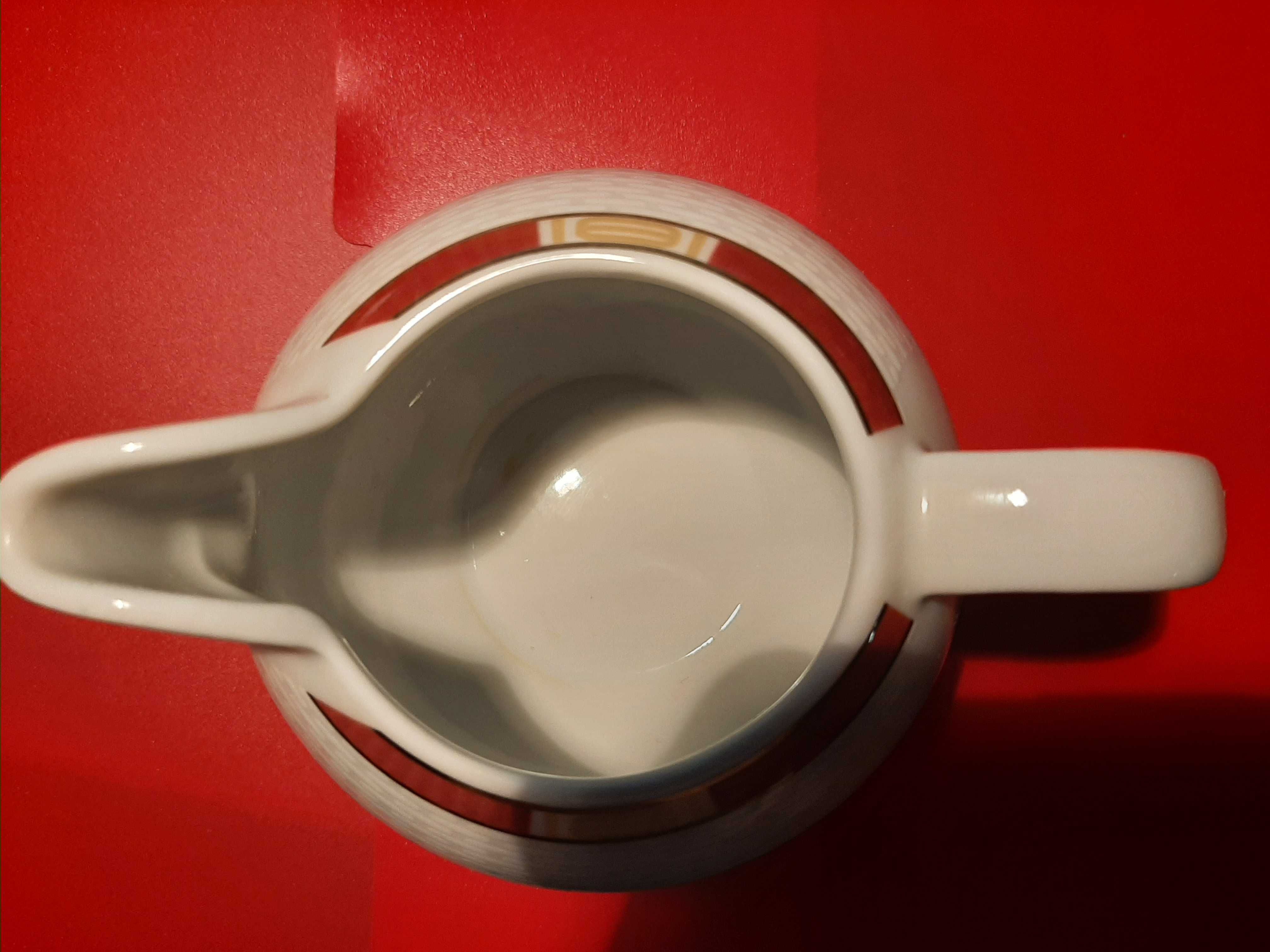 Kolekcje - porcelanowy dzbanuszek do mleka , mlecznik