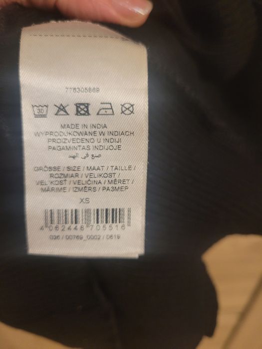 Mała czarna, prążkowana, sukienka dzianinowa. Nowa bez metki