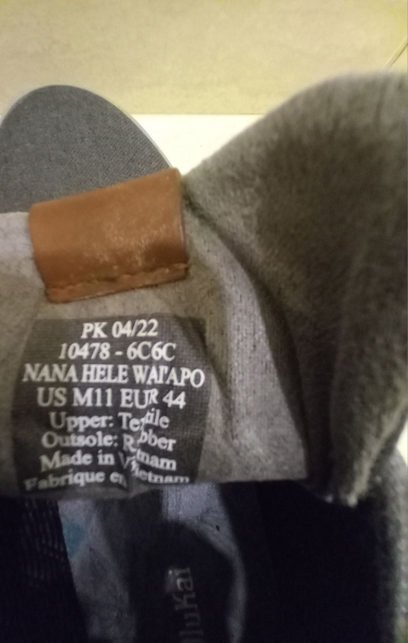 Sapatos OluKai Novos