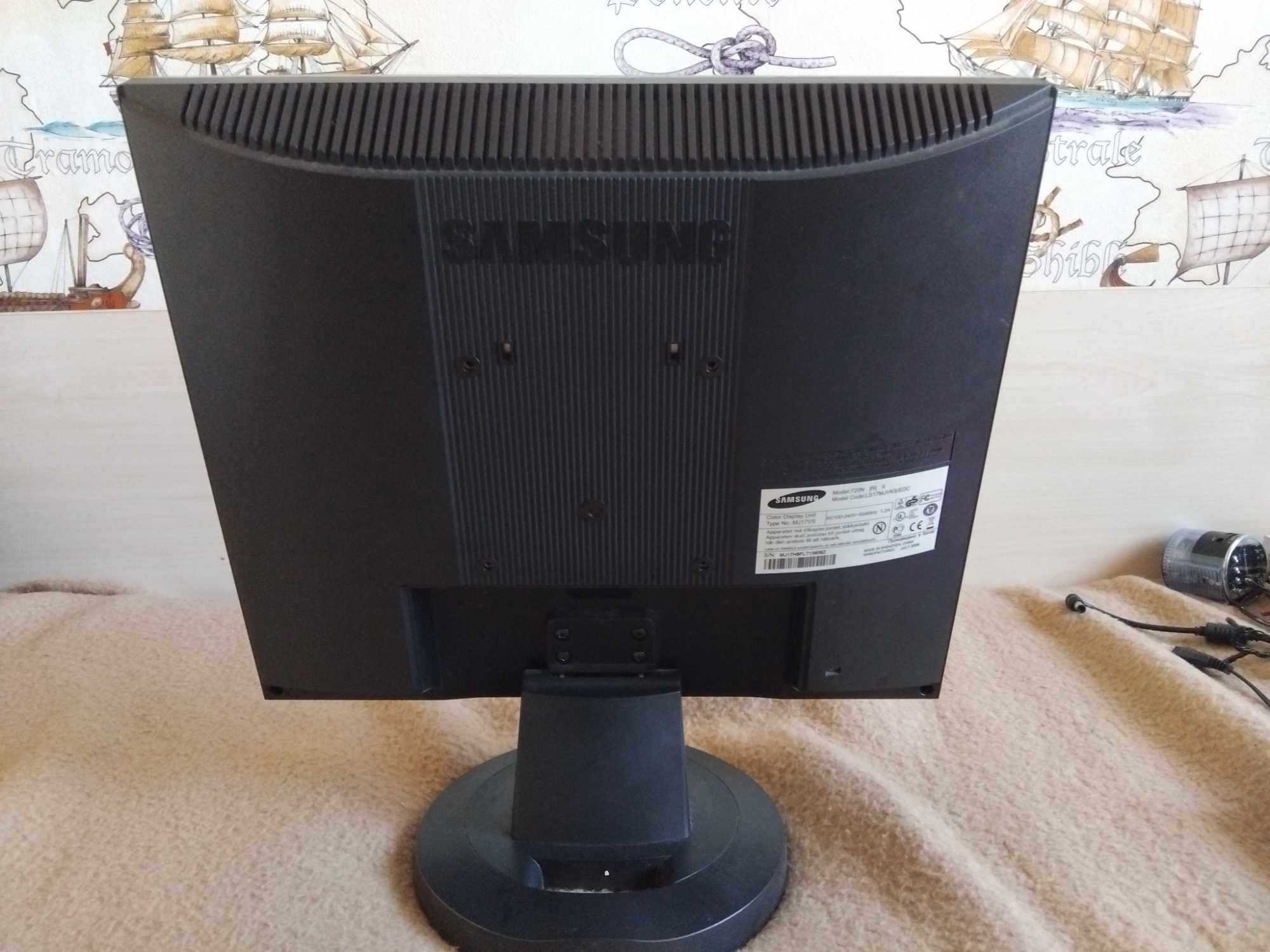 Монiтор Samsung 720N