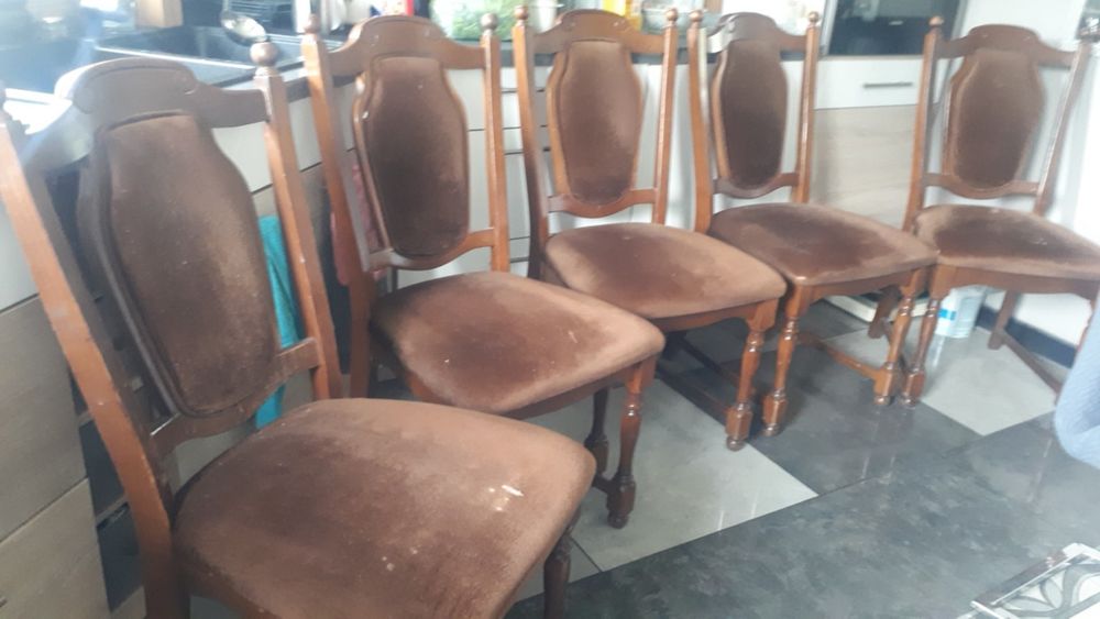 5 solidnych  krzeseł