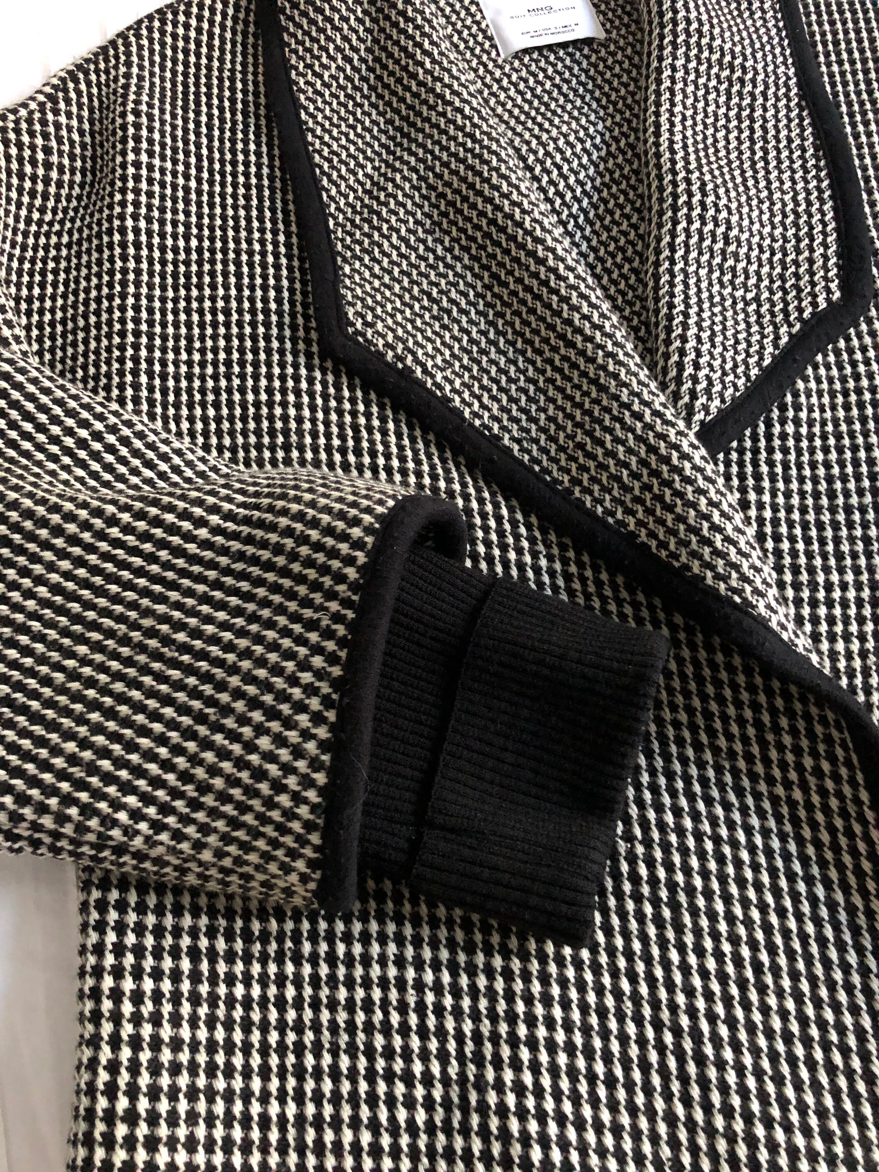 Casaco tipo capa preto e branco | M | Mango