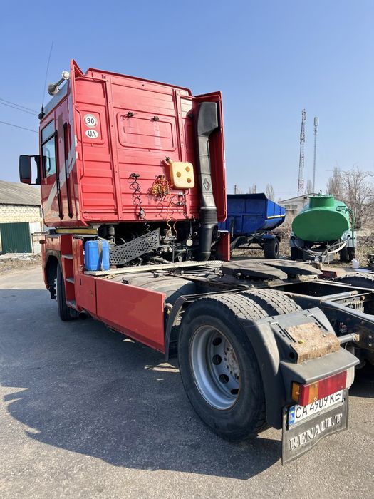 Renaul magnum та контейнеровоз