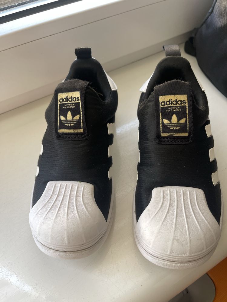 Оригінальні кросівки Adidas  29р. 18,5см для хлопчика