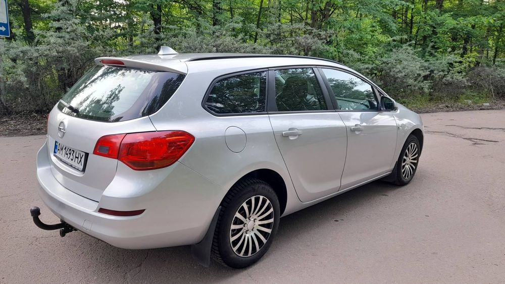 Продам  опель астра j 1.6 газ/бензин