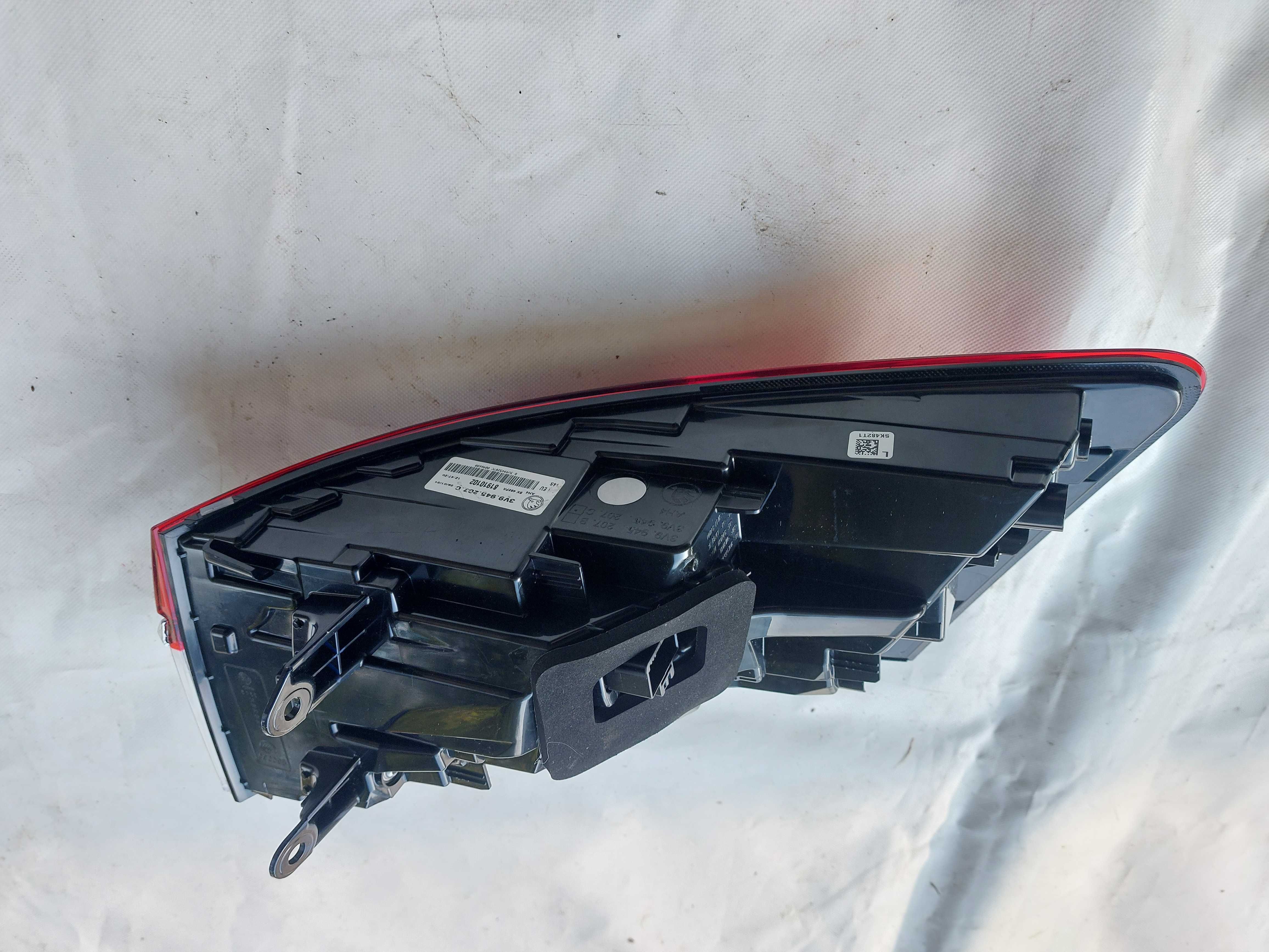 Lampa tył lewa Skoda Superb III Kombi nowa oryginał
