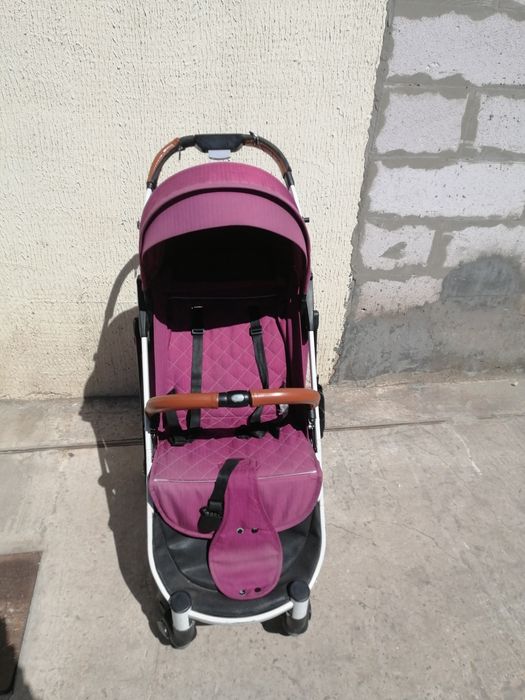 Прогулянкова коляска