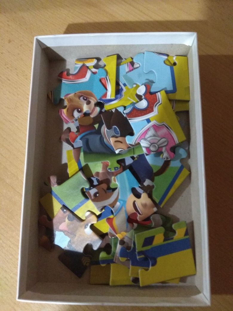 Puzzle PAW PATROL Stan bardzo dobry.