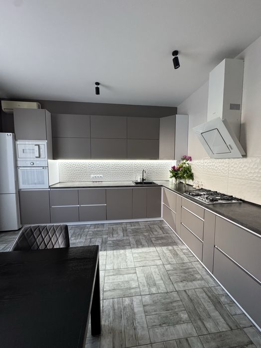 Продаж будинку з новим ремонтом