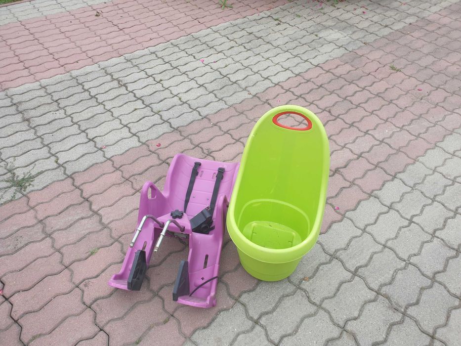 Konik na biegunach oraz inne zabawki w zestawie