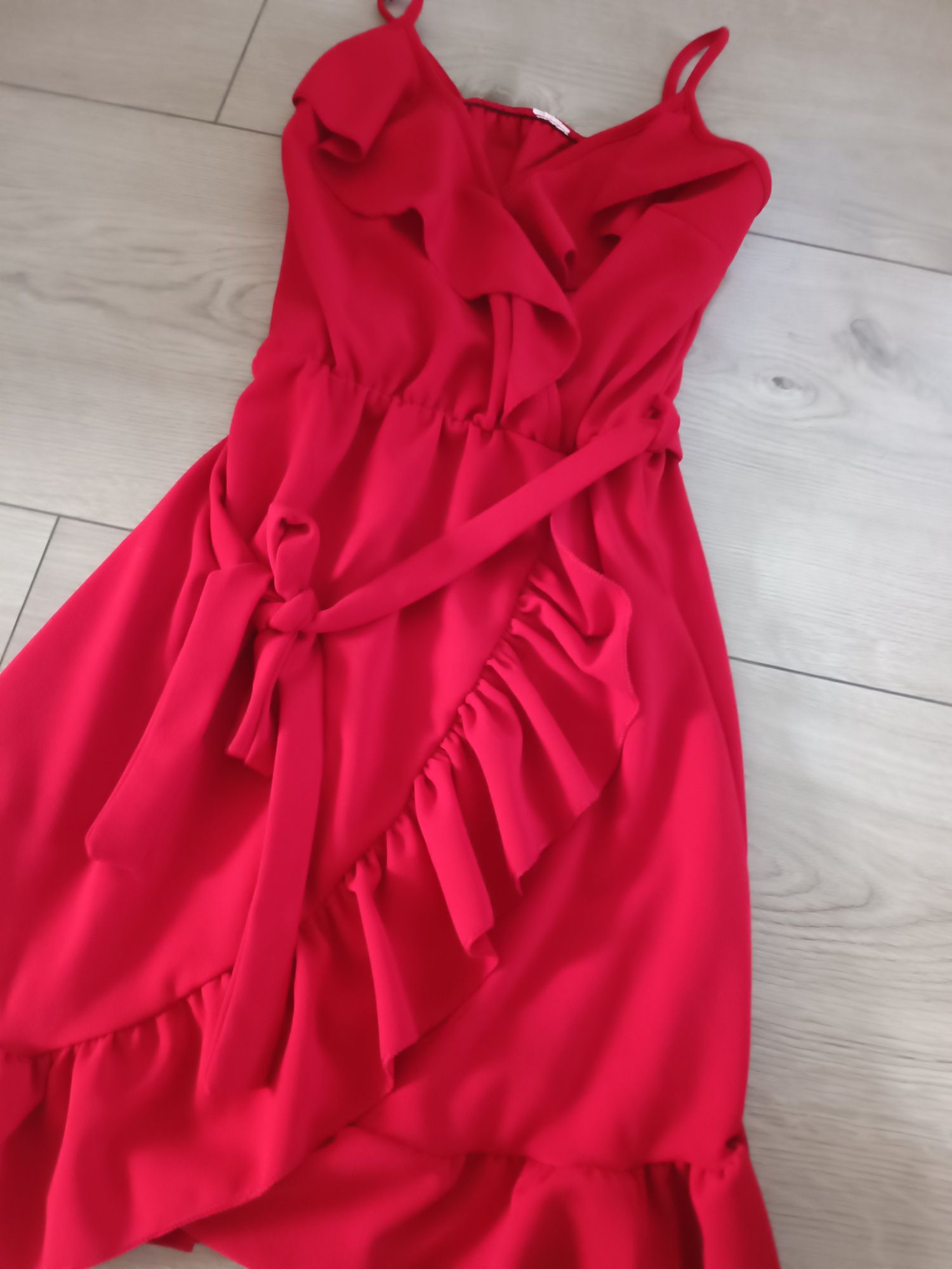 Czerwona sukienka damska