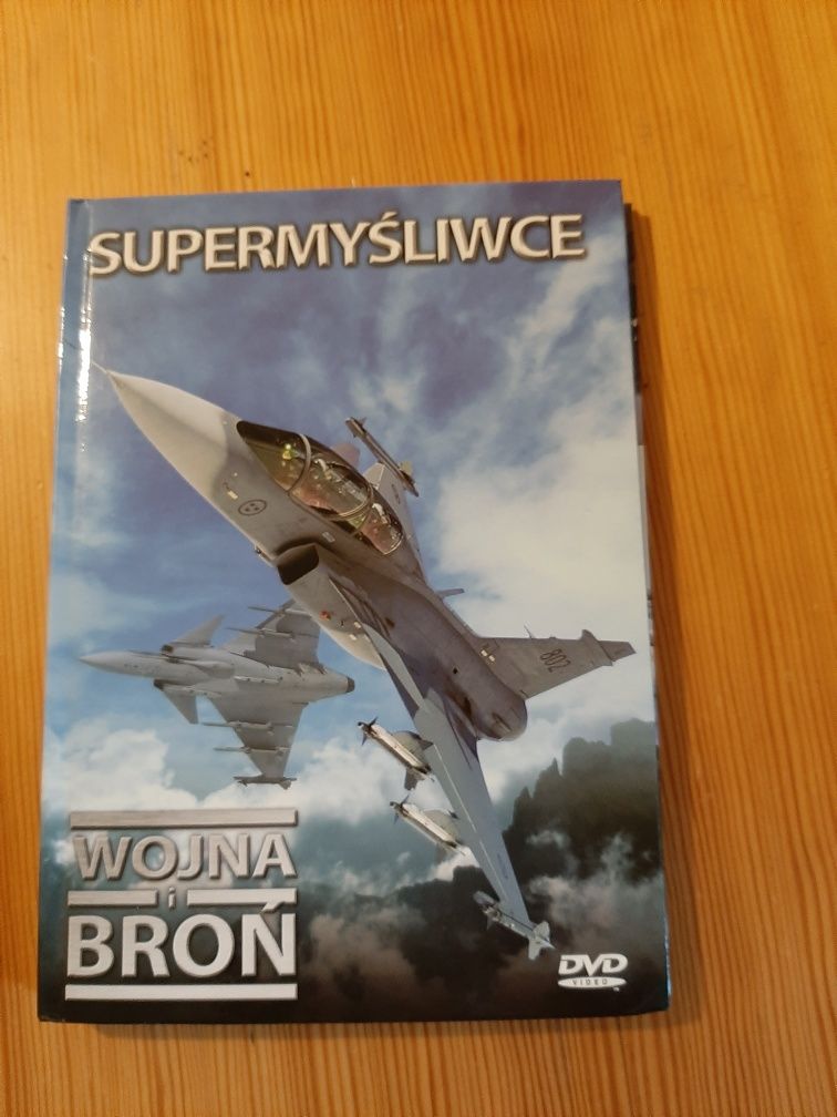 DVD i książka Supermyśliwce