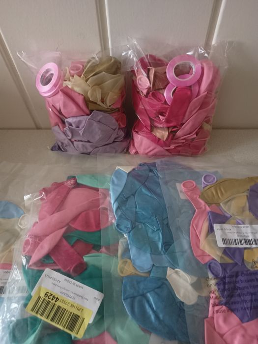 Zestaw balonów nr.1 różne kolory, 360sztuk + 12 tasiemek