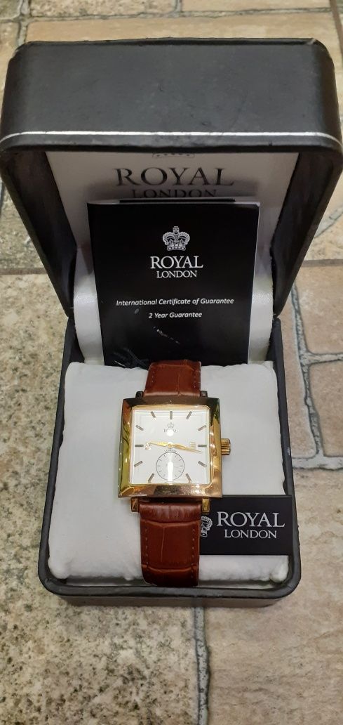 Часы Royal london