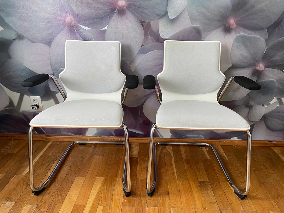 Dwa krzesła/fotele biurowe/jadalne firmy BN office solution chromowane