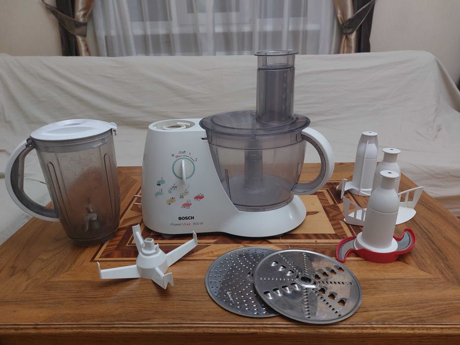 Кухонний комбайн Bosсh, з усіма насадками. Лише самовивіз.