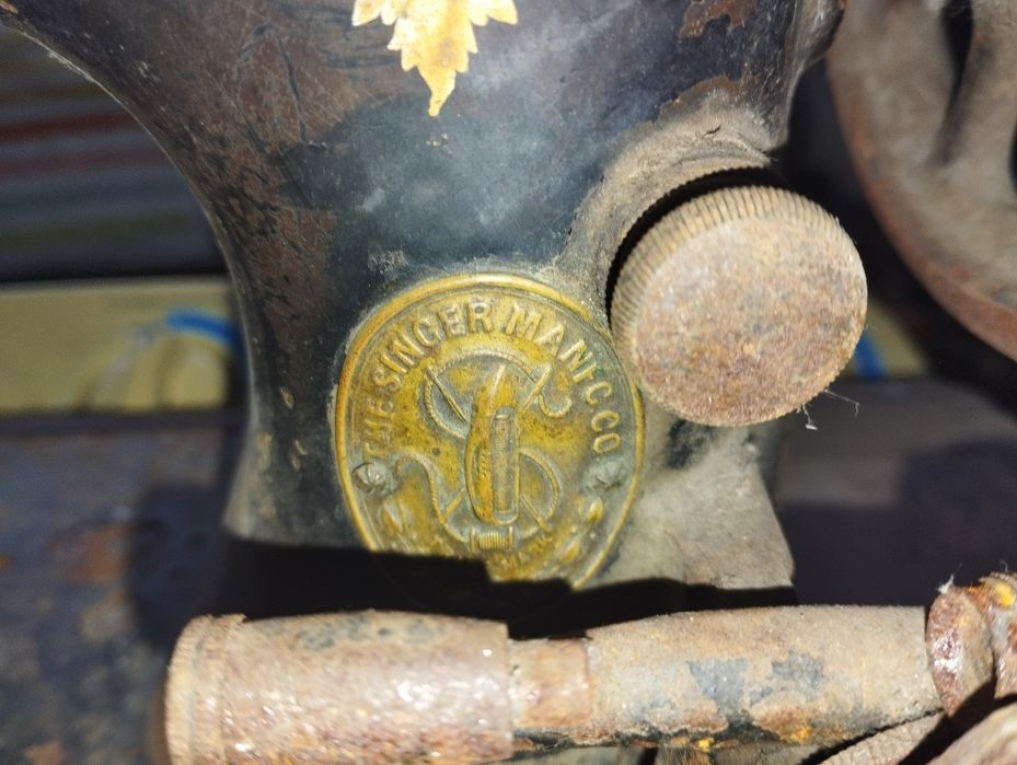 Швейная машинка Сингер