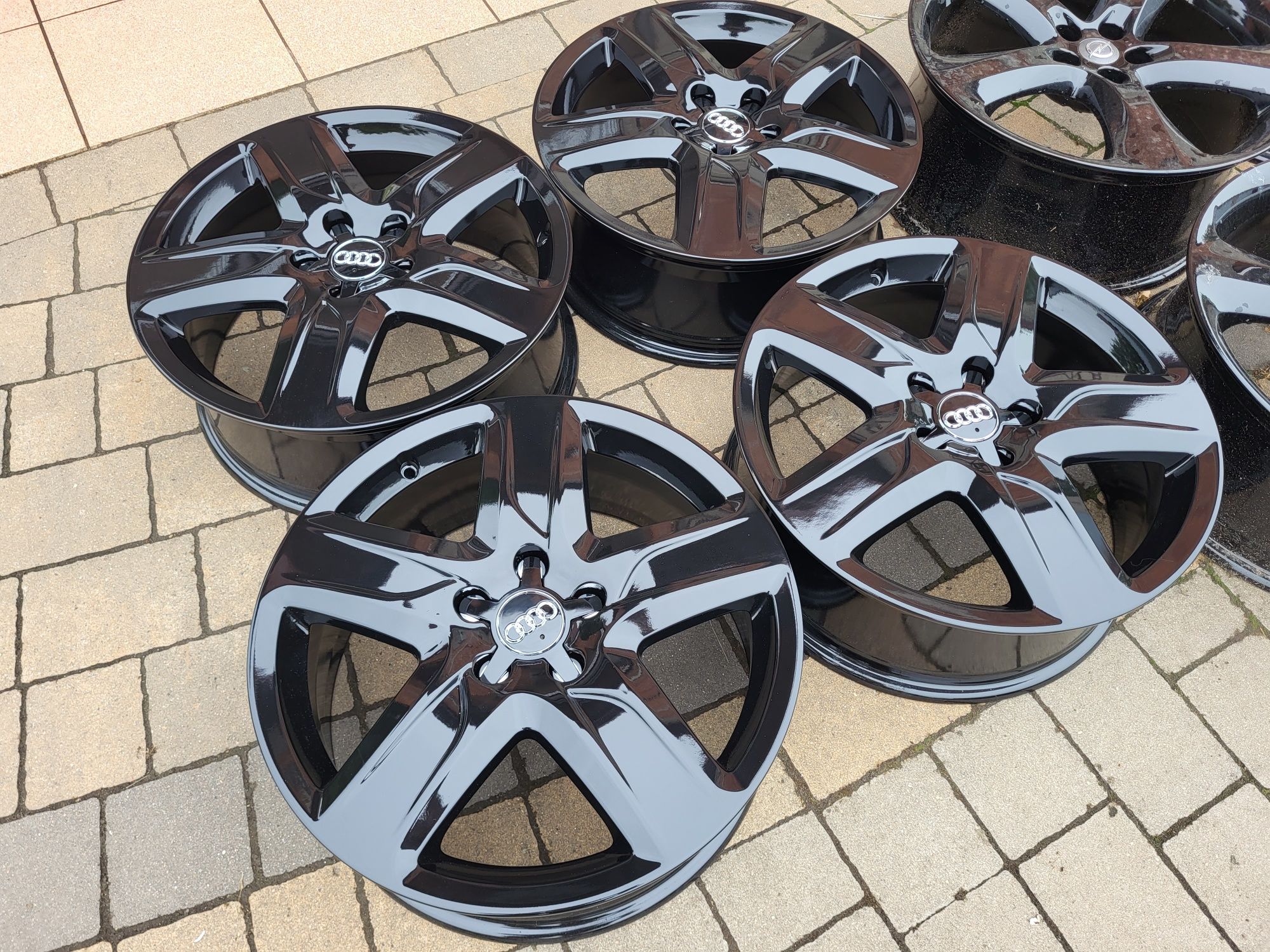 Alufelgi oryginal Audi 5x112 7Jx18 et38 cb66,6 czarny polysk