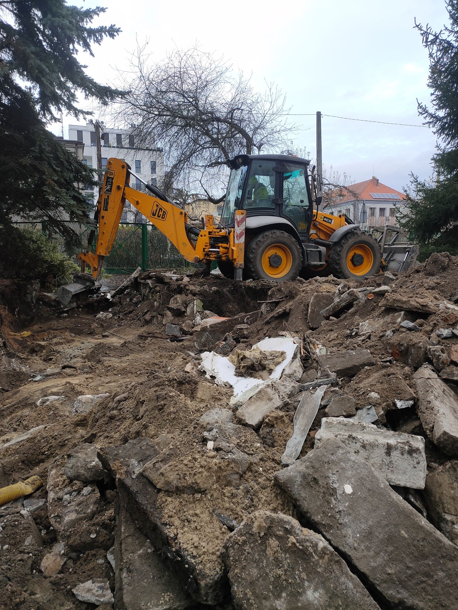 Rozbiórka rozbiórki budynków wyburzenia budynków wywóz gruzu