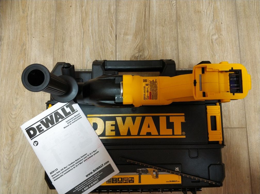 Акция! Аккумуляторный перфоратор Dewalt SDS-Plus DCH133 в кейсе Tstak