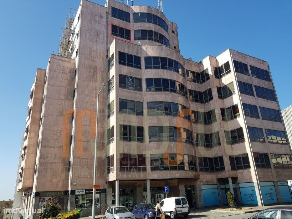 ESCRITÓRIO COM 30,5 m2 PARA ARRENDAR, perto do metro de Santo Ovídi...